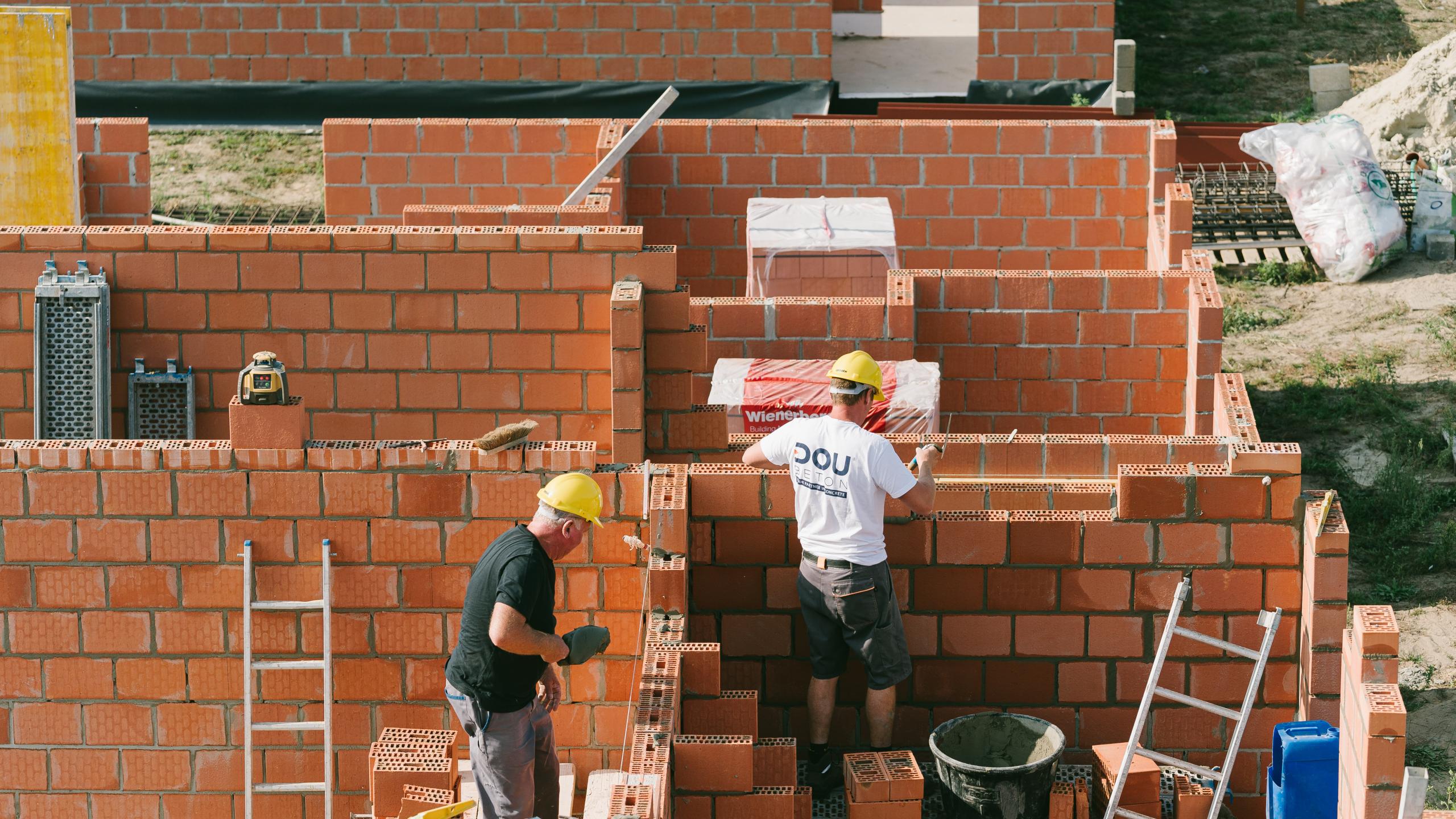 Énorme augmentation des travailleurs et indépendants dans la construction au cours des 20 dernières années